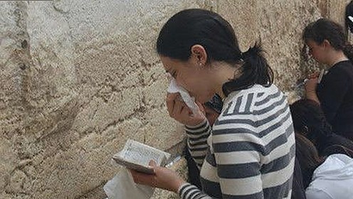 娱乐圈幕后揭秘持续发酵,网红明星反差引发热议