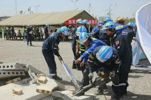 网红明星反差:娱乐圈吃瓜事件背后的冷静观察